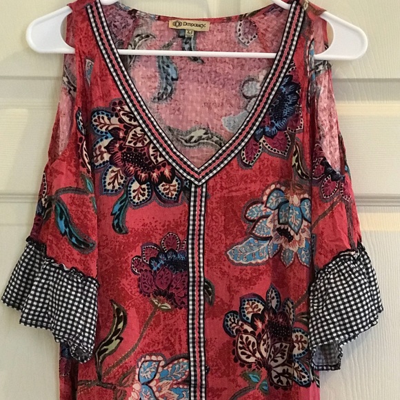 DEMOCRACY cold shoulder tassel top - Picture 9 of 9